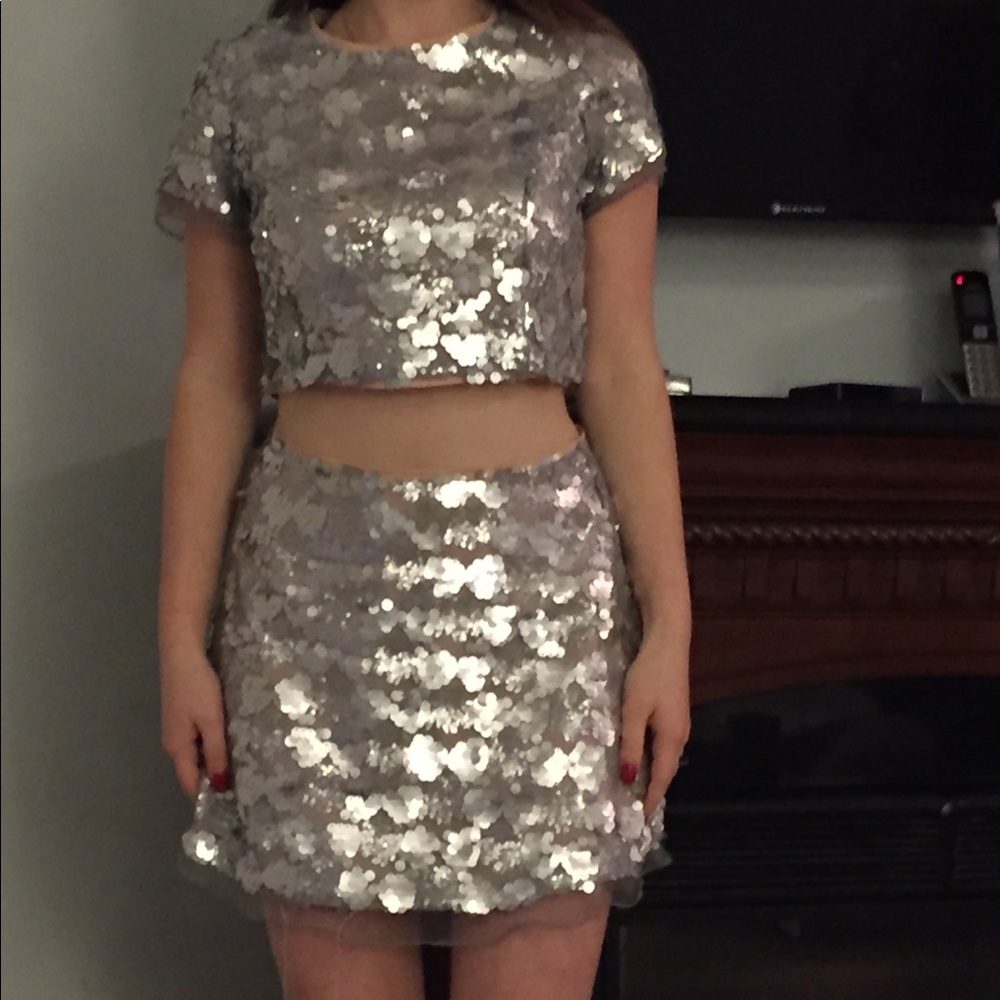 Homecoming dress fits 2-5